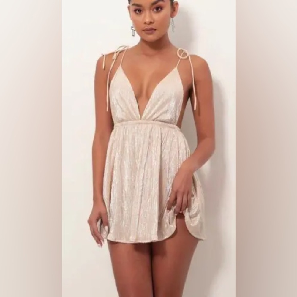 Champagne v neck flounced dress (S)